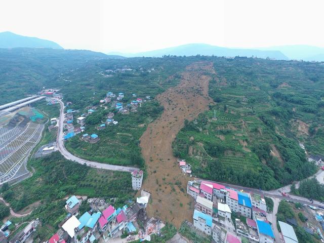 應(yīng)急部：今年洪澇致271人失蹤死亡，直接經(jīng)濟(jì)損失超兩千億